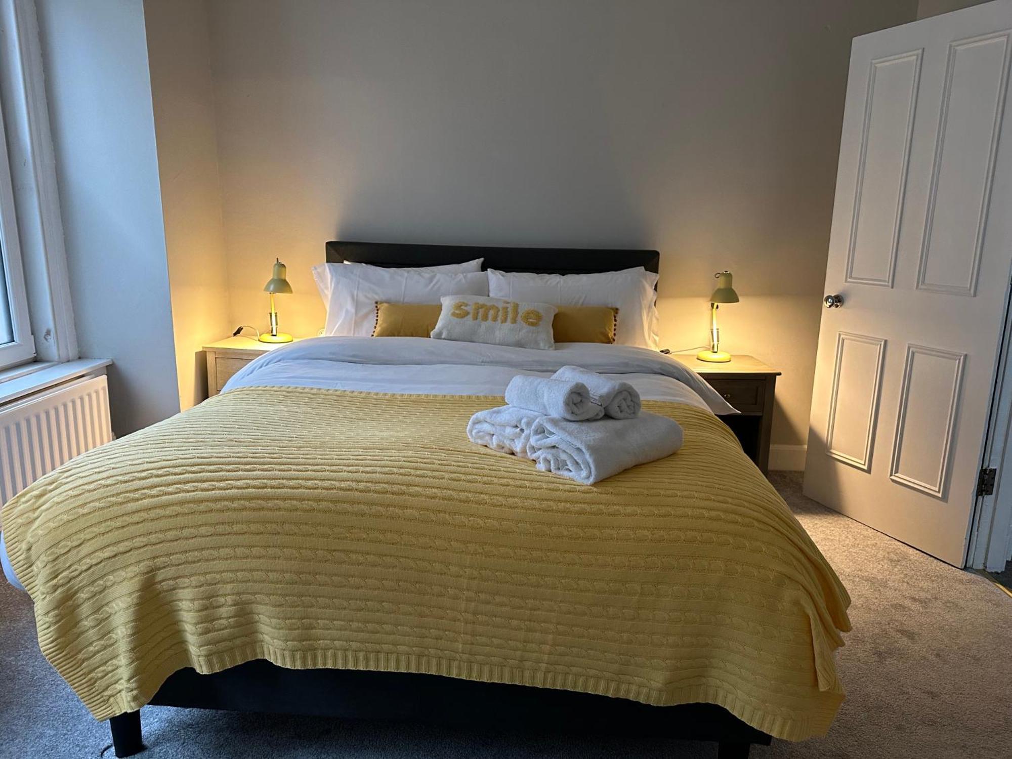 Two Bed Apartment EDI Exterior photo